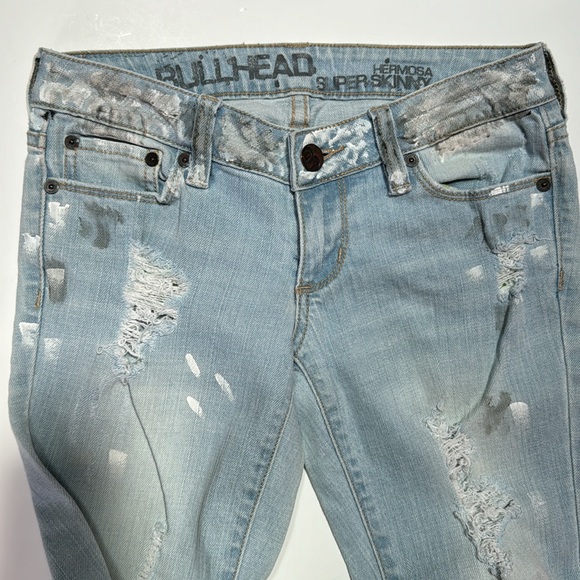 NWOT Bullhead Hermosa Super Skinny Jeans, distressed w/a bit of colors, stylish! - Picture 2 of 6